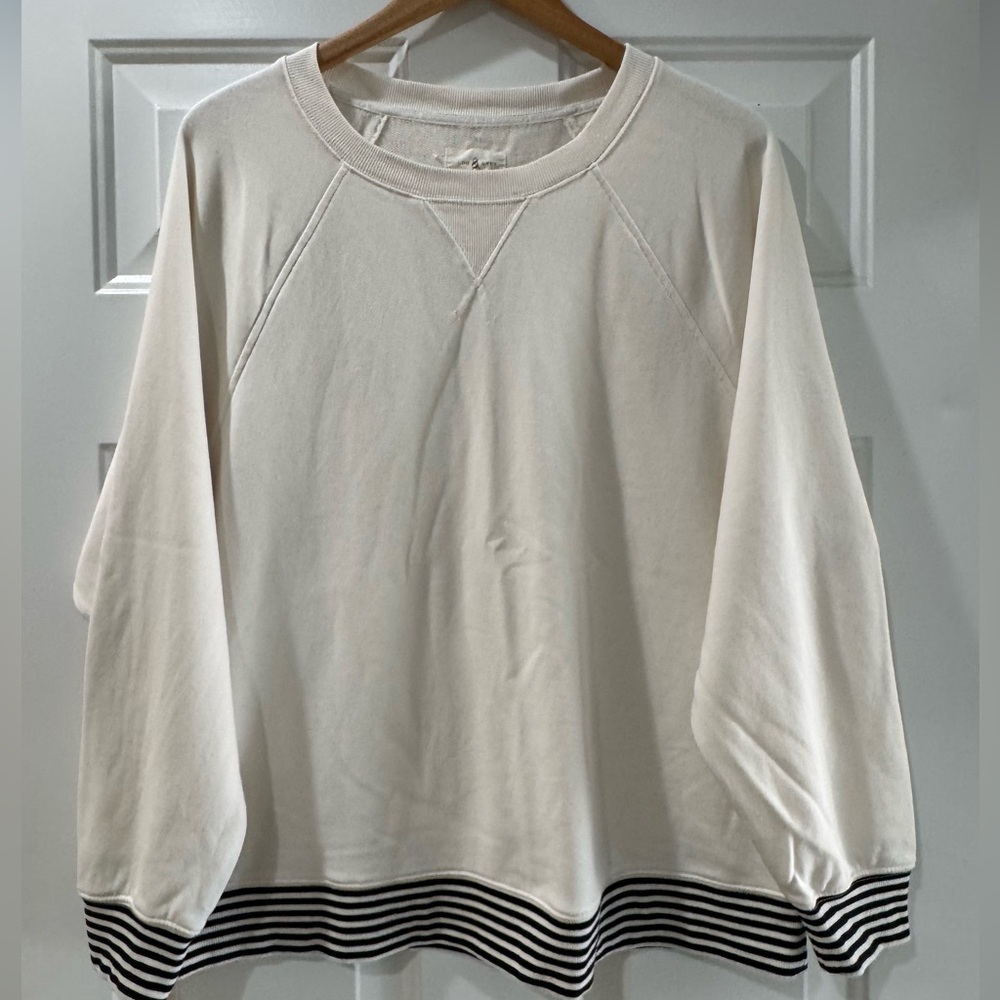 Lou & Grey Lightweight Women’s crewneck sweatshirt Sz L off- white black stripes